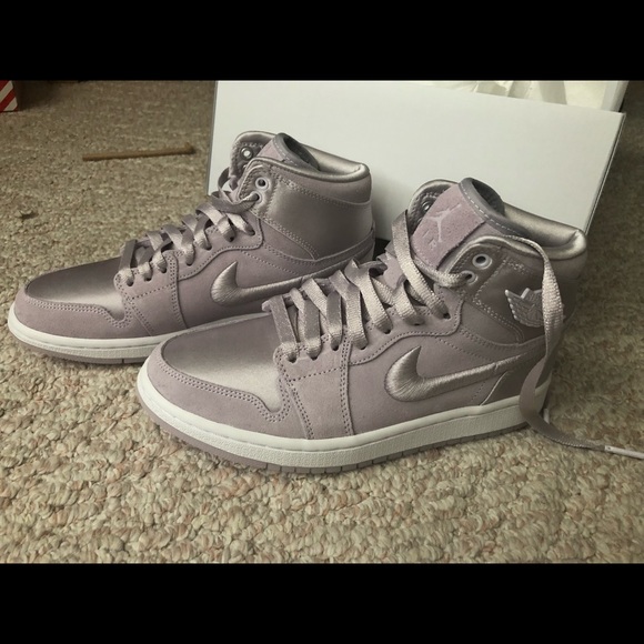le scarpe nike con aria jordan1 retrò non uva donne 65 le scarpe nike con aria jordan1 retrò non uva donne 65